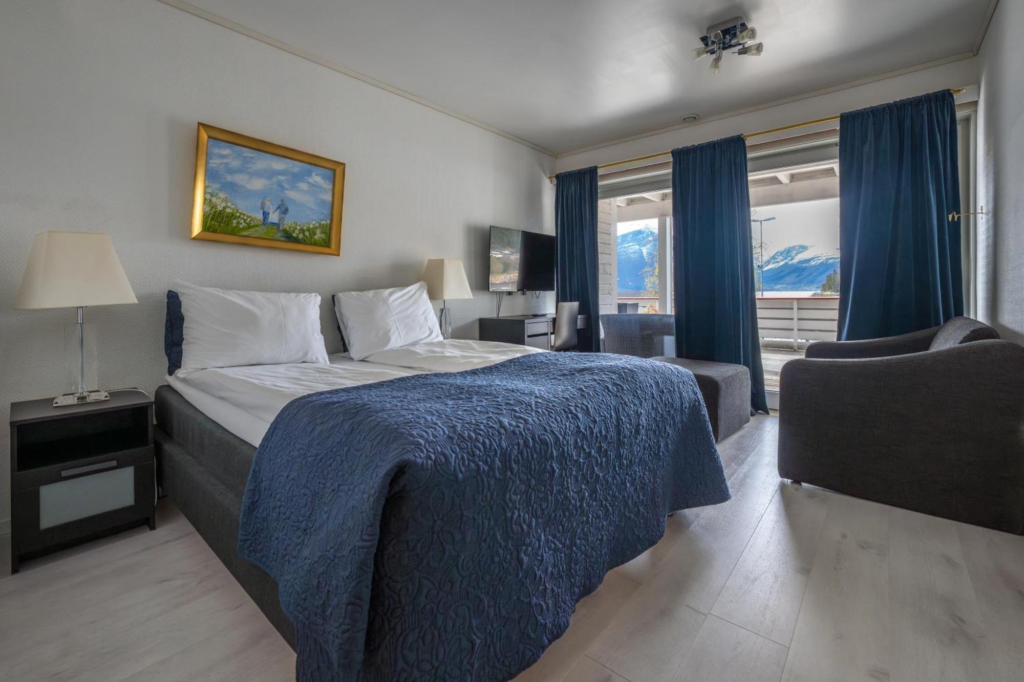 Sunde Fjord Hotel, Free And Easy Parking Solavagen Екстериор снимка