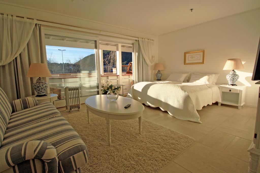 Sunde Fjord Hotel, Free And Easy Parking Solavagen Екстериор снимка